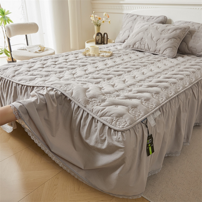 91家纺网 家纺一手货源 找家纺 3C 2024新款玫瑰全棉水洗棉大豆夹棉床裙 夜光灰