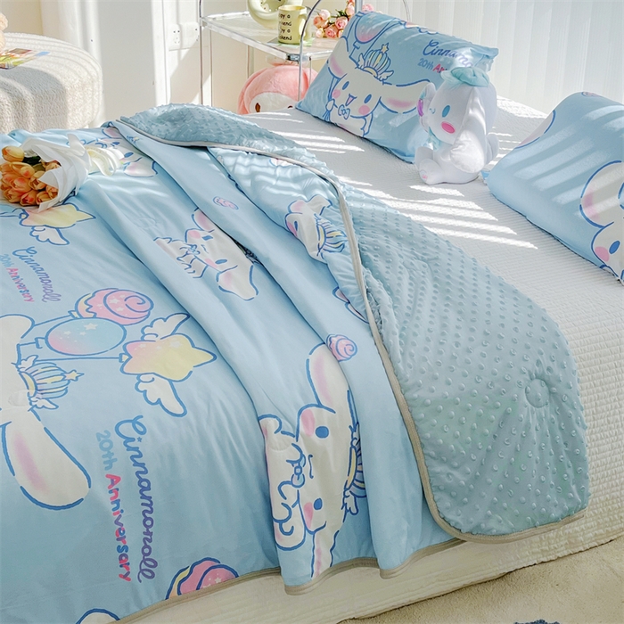 91家纺网 家纺一手货源 找家纺 米米儿家纺 2024新款A类针织棉凉豆豆夏被夏凉被空调被-三丽鸥系列 棒棒糖-玉桂狗