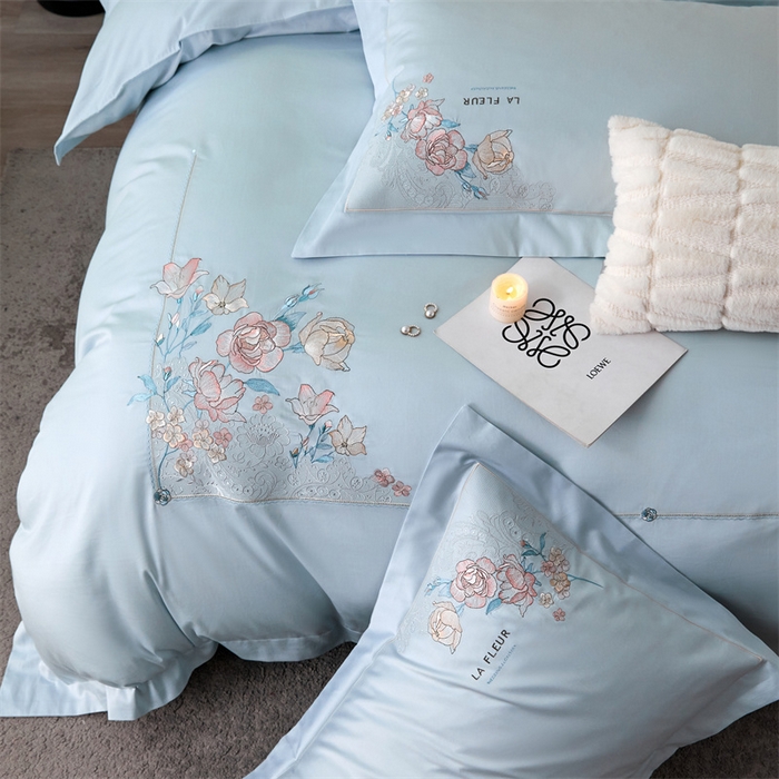 91家纺网 家纺一手货源 找家纺 宏羽纺2024新款高支高密全棉刺绣四件套-艾伦系列 艾伦 西子蓝