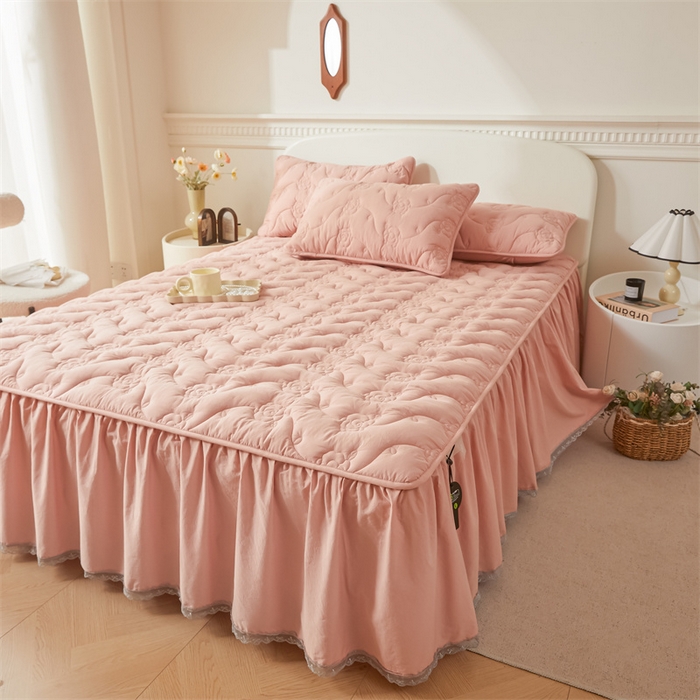 91家纺网 家纺一手货源 找家纺 3C 2024新款玫瑰全棉水洗棉大豆夹棉床裙 轻柔粉