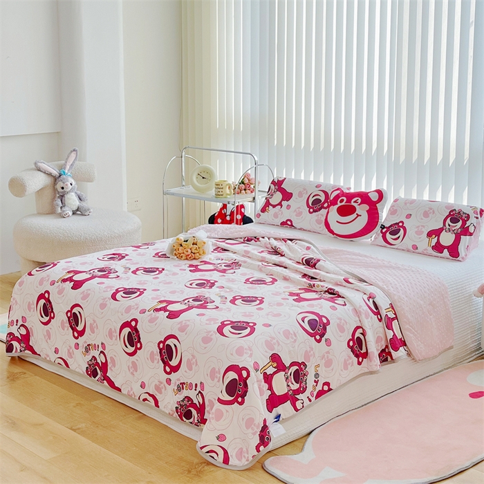 91家纺网 家纺一手货源 找家纺 2024新款A类针织棉凉豆豆夏被夏凉被空调被-迪士尼系列 草莓熊