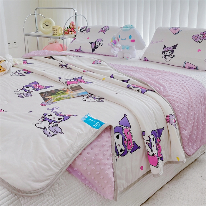 91家纺网 家纺一手货源 找家纺 米米儿家纺 2024新款A类针织棉凉豆豆夏被夏凉被空调被-三丽鸥系列 搞怪库洛米