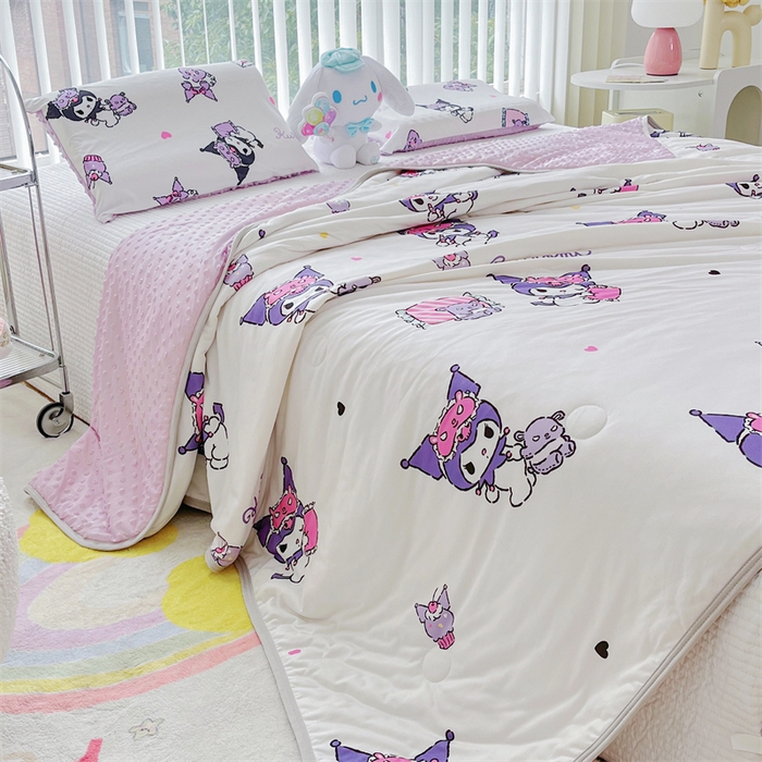 91家纺网 家纺一手货源 找家纺 米米儿家纺 2024新款A类针织棉凉豆豆夏被夏凉被空调被-三丽鸥系列 搞怪库洛米