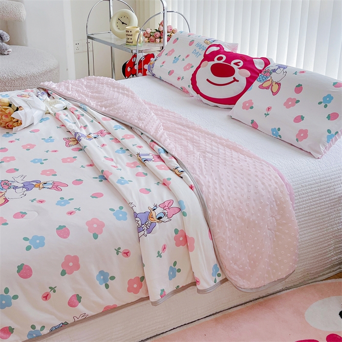 91家纺网 家纺一手货源 找家纺 2024新款A类针织棉凉豆豆夏被夏凉被空调被-迪士尼系列 黛西