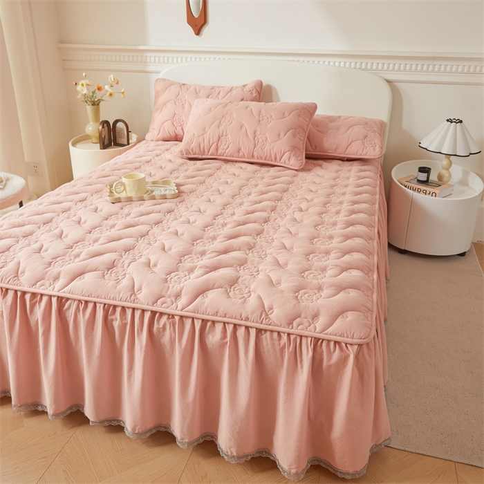 91家纺网 家纺一手货源 找家纺 3C 2024新款玫瑰全棉水洗棉大豆夹棉床裙 轻柔粉