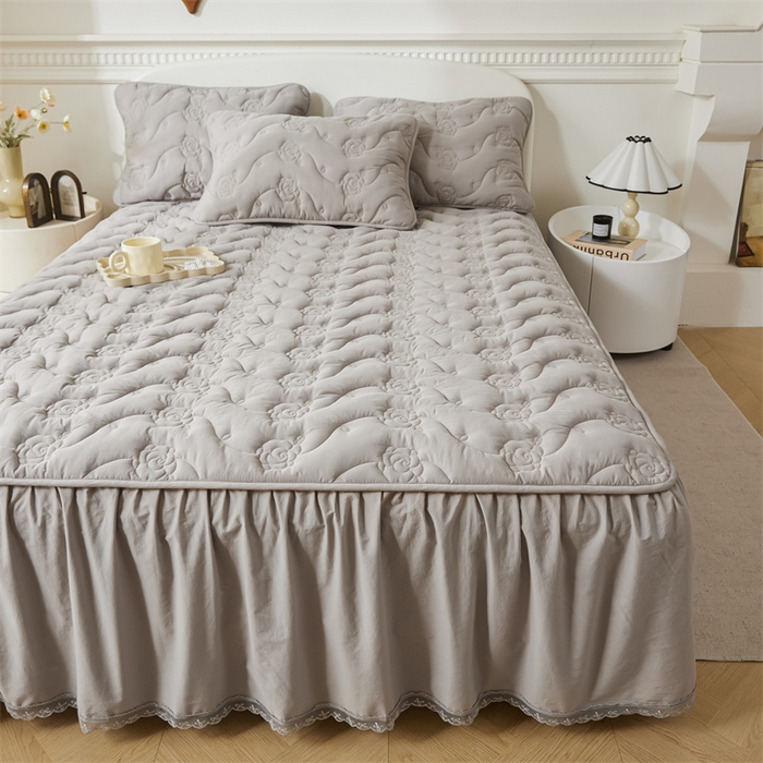 91家纺网 家纺一手货源 找家纺 3C 2024新款玫瑰全棉水洗棉大豆夹棉床裙 夜光灰