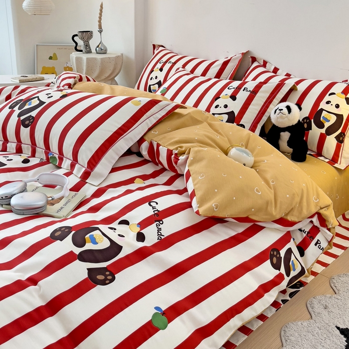 91家纺网 家纺一手货源 找家纺 云锦家居 2024新款13070纯棉印花吊边款一字绣四件套 熊猫家族