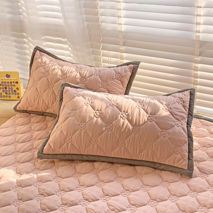 91家纺网 家纺一手货源 找家纺 纽缦家纺 2024纯色云朵棉加棉加厚床盖（床单） 纯色粉玉