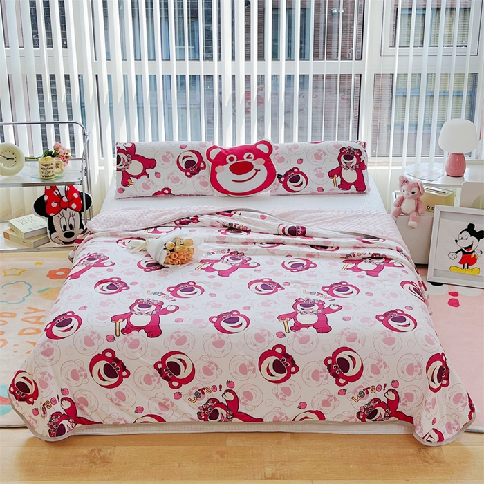 91家纺网 家纺一手货源 找家纺 2024新款A类针织棉凉豆豆夏被夏凉被空调被-迪士尼系列 草莓熊