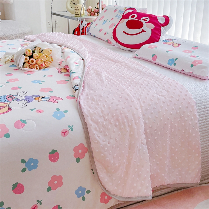 91家纺网 家纺一手货源 找家纺 2024新款A类针织棉凉豆豆夏被夏凉被空调被-迪士尼系列 黛西