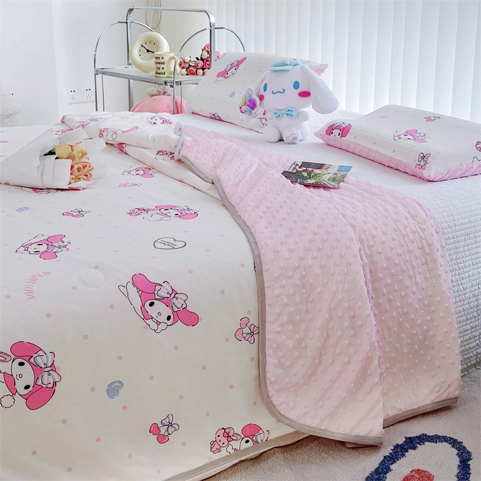 91家纺网 家纺一手货源 找家纺 米米儿家纺 2024新款A类针织棉凉豆豆夏被夏凉被空调被-三丽鸥系列 樱桃美乐蒂