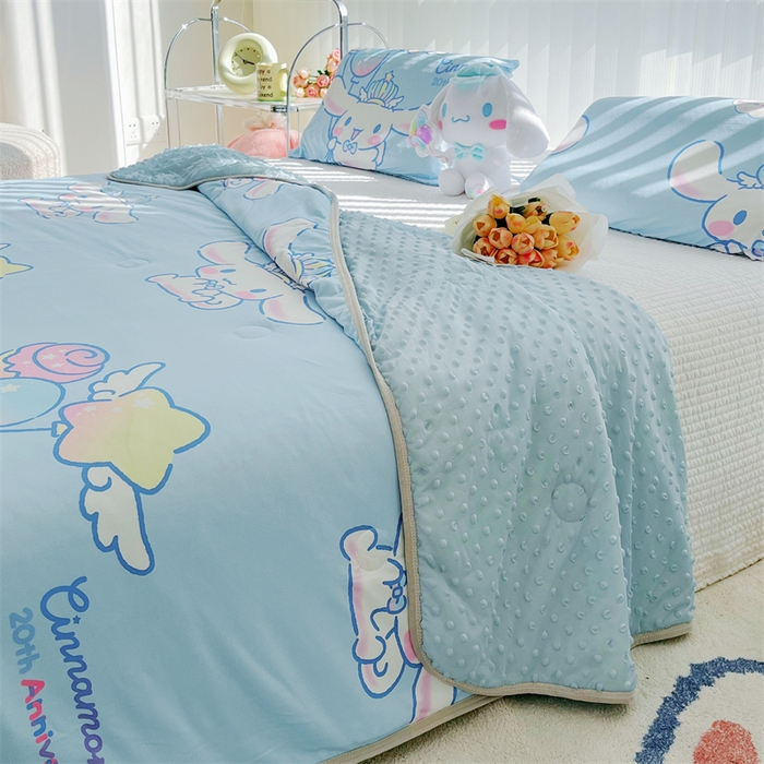 91家纺网 家纺一手货源 找家纺 米米儿家纺 2024新款A类针织棉凉豆豆夏被夏凉被空调被-三丽鸥系列 棒棒糖-玉桂狗