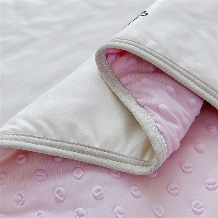 91家纺网 家纺一手货源 找家纺 米米儿家纺 2024新款A类针织棉凉豆豆夏被夏凉被空调被-三丽鸥系列 搞怪库洛米