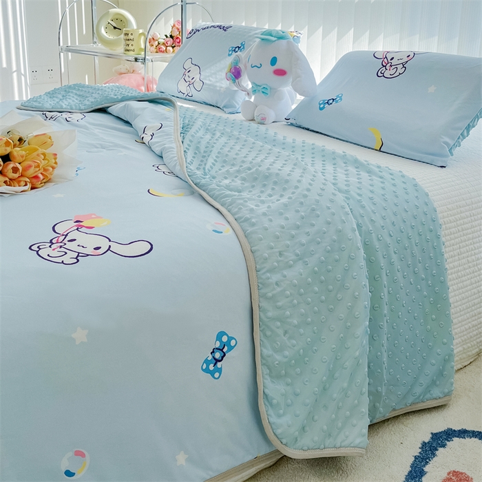 91家纺网 家纺一手货源 找家纺 米米儿家纺 2024新款A类针织棉凉豆豆夏被夏凉被空调被-三丽鸥系列 月亮-玉桂狗