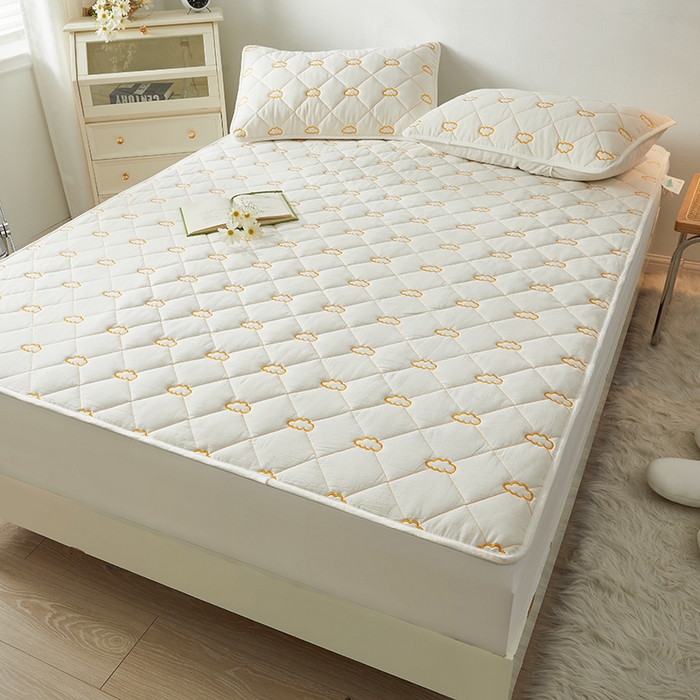 91家纺网 家纺一手货源 找家纺 3C 2024新款全棉抗菌抑菌云朵刺绣床笠 珍珠白