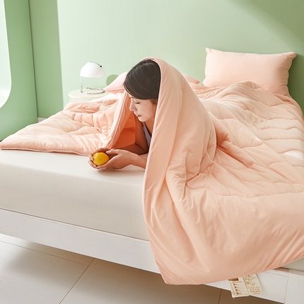 91家纺网 家纺一手货源 找家纺 董韵家纺 2025新款A类氨纶凉感丝西瓜抗菌夏被 纯色-粉黛玉