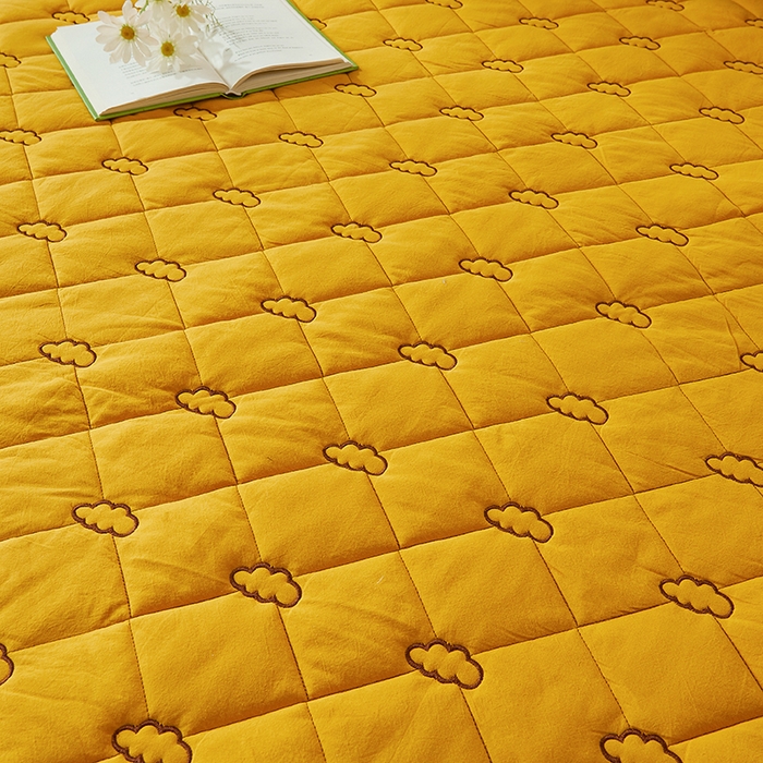 91家纺网 家纺一手货源 找家纺 3C 2024新款全棉抗菌抑菌云朵刺绣床笠 柠檬黄