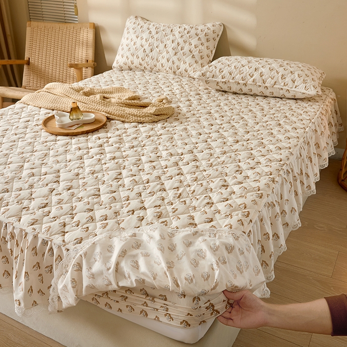 91家纺网 家纺一手货源 找家纺 3C 2024新款全棉水洗棉印花大豆床笠 铃兰花开花边款