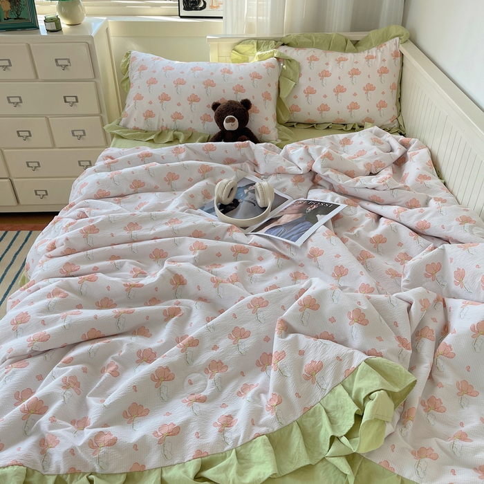 91家纺网 家纺一手货源 找家纺 顾里家纺 2024新款韩系治愈小清新花边氧气泡泡棉夏被四件套 田野少女