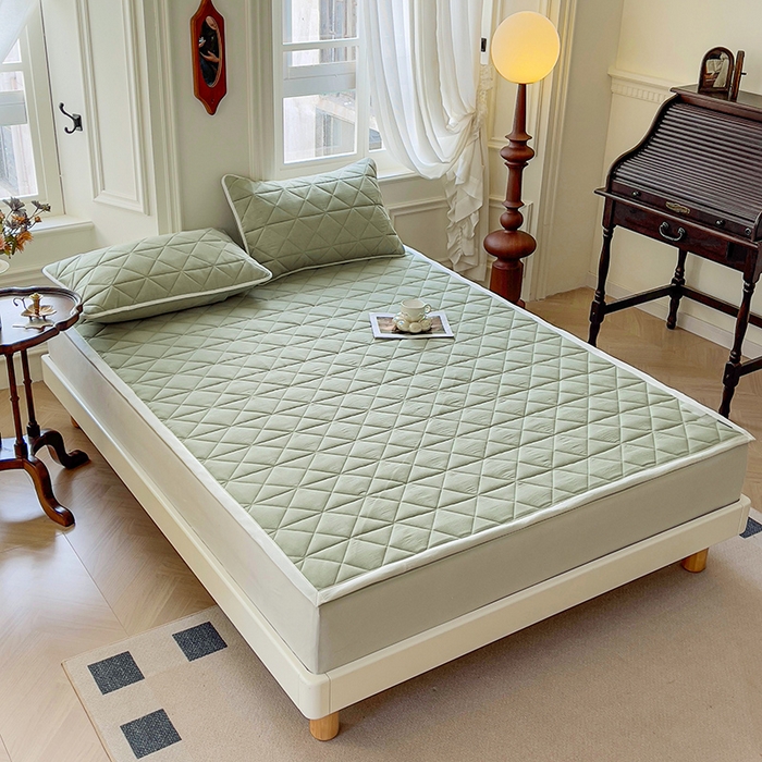 91家纺网 家纺一手货源 找家纺 3C 2024新款全棉夹棉大豆床护垫 抹茶绿