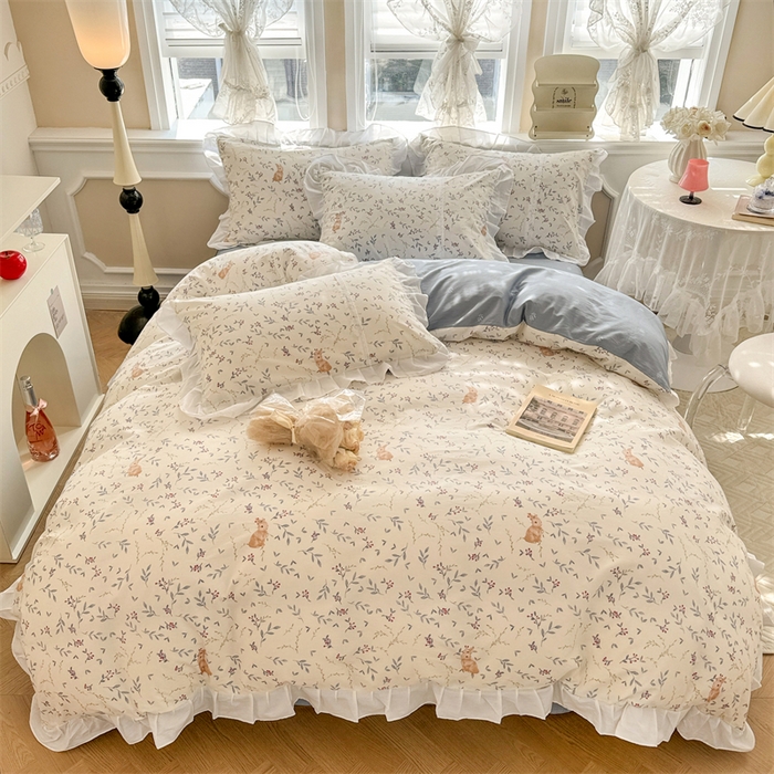 91家纺网 家纺一手货源 找家纺 简宜家居（朝初家纺） 2025新款40支斜纹全棉花边款四件套 一只甜甜兔