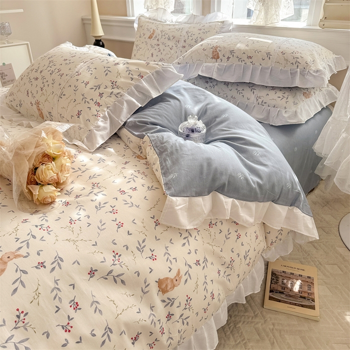 91家纺网 家纺一手货源 找家纺 简宜家居（朝初家纺） 2025新款40支斜纹全棉花边款四件套 一只甜甜兔