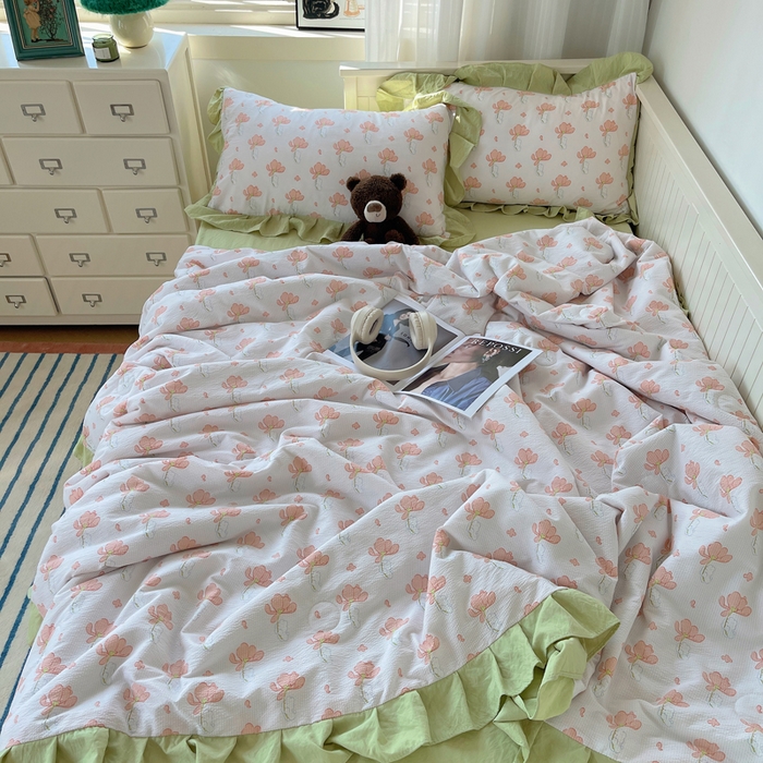 91家纺网 家纺一手货源 找家纺 顾里家纺 2024新款韩系治愈小清新花边氧气泡泡棉夏被四件套 田野少女