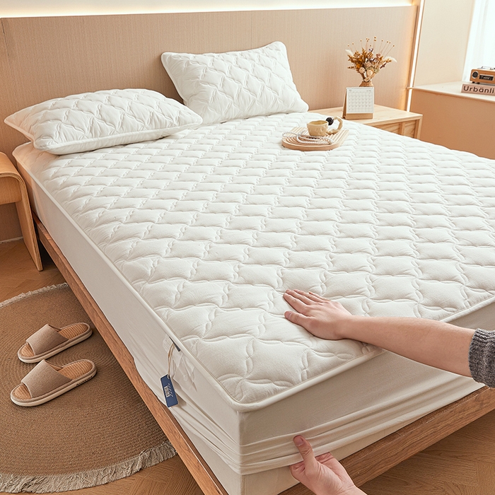 91家纺网 家纺一手货源 找家纺 3C 2024新款全棉色织水洗绵抗菌床笠 珍珠白