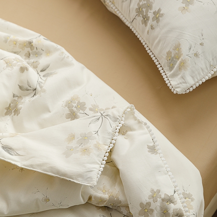 91家纺网 家纺一手货源 找家纺 优被业 2025新款全棉13372大豆夏被四件套小碎花系列 风姿