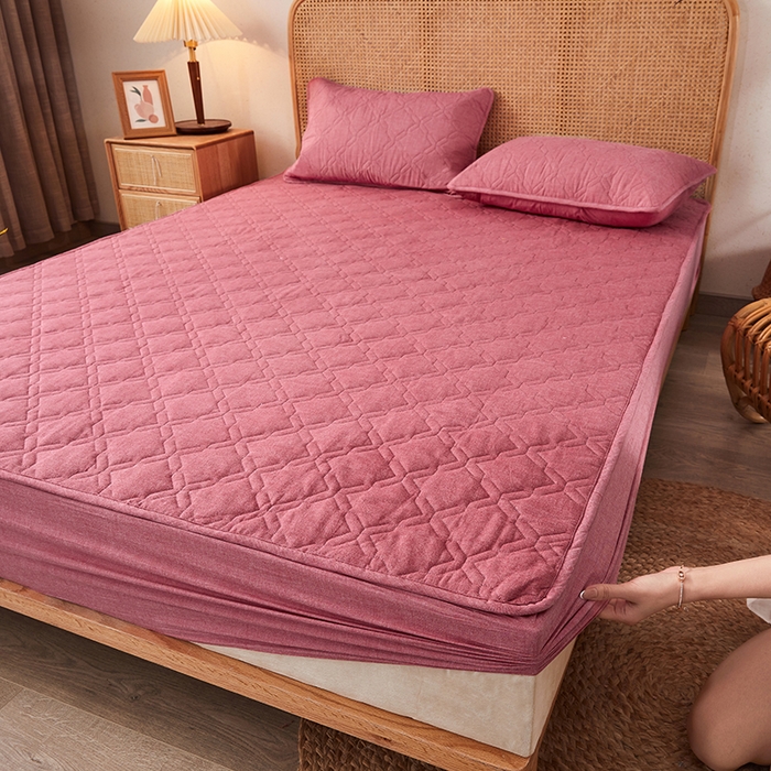 91家纺网 家纺一手货源 找家纺 3C 2024新款抗菌防螨透气防水夹棉床笠 红豆沙