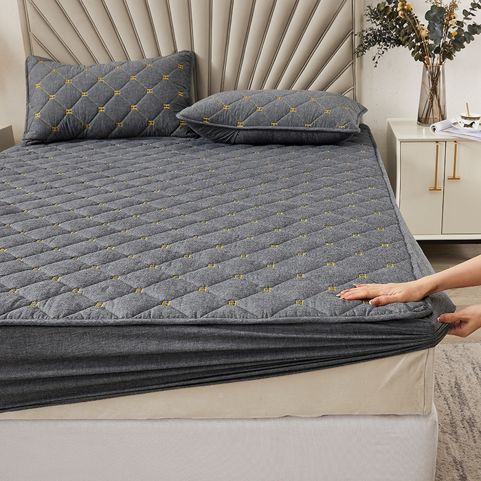 91家纺网 家纺一手货源 找家纺 3C 2024新款H标刺绣床笠 低调灰