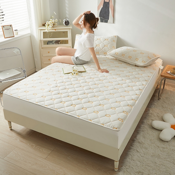 91家纺网 家纺一手货源 找家纺 3C 2024新款全棉抗菌抑菌云朵刺绣床笠 珍珠白