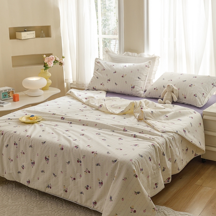 91家纺网 家纺一手货源 找家纺 优被业 2025新款全棉13372大豆夏被四件套小碎花系列 葡萄仙子