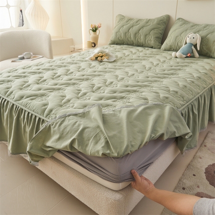 91家纺网 家纺一手货源 找家纺 3C 2024新款玫瑰水洗棉床裙式床笠 抹茶绿