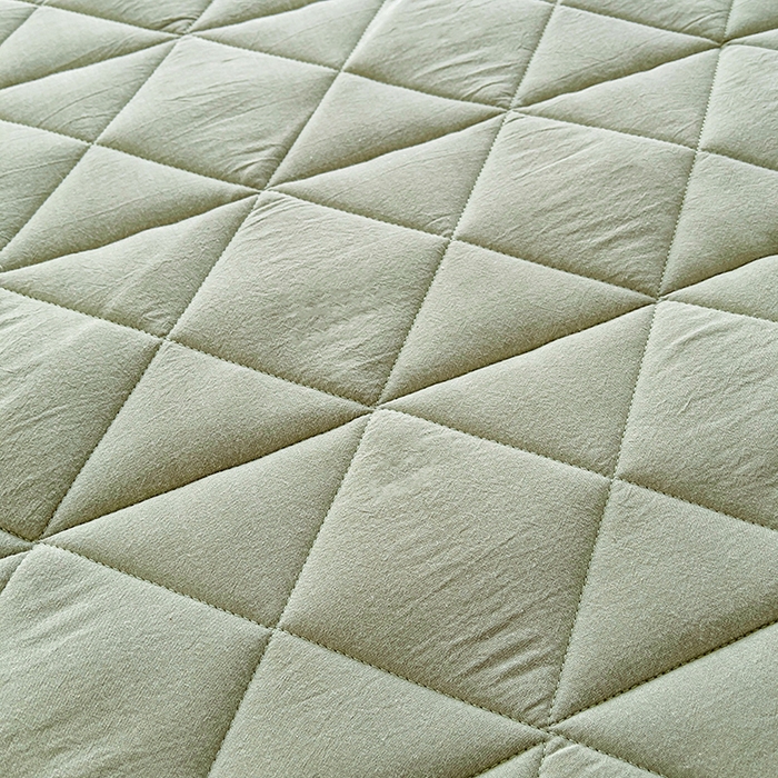 91家纺网 家纺一手货源 找家纺 3C 2024新款全棉夹棉大豆床护垫 抹茶绿