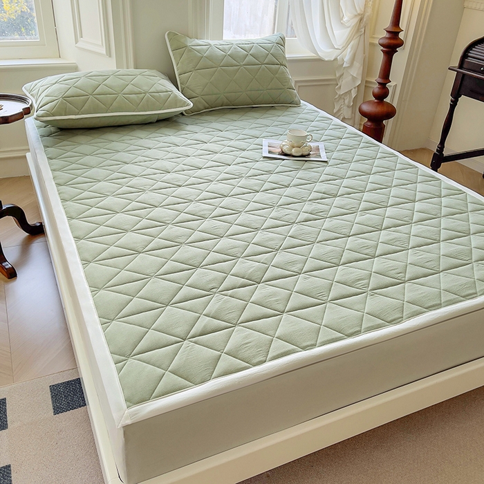 91家纺网 家纺一手货源 找家纺 3C 2024新款全棉夹棉大豆床护垫 抹茶绿