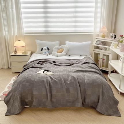 91家纺网 家纺一手货源 找家纺 悦然毛巾被 2025新款全棉线毯毛巾被洛格纱布盖毯 洛格－深灰