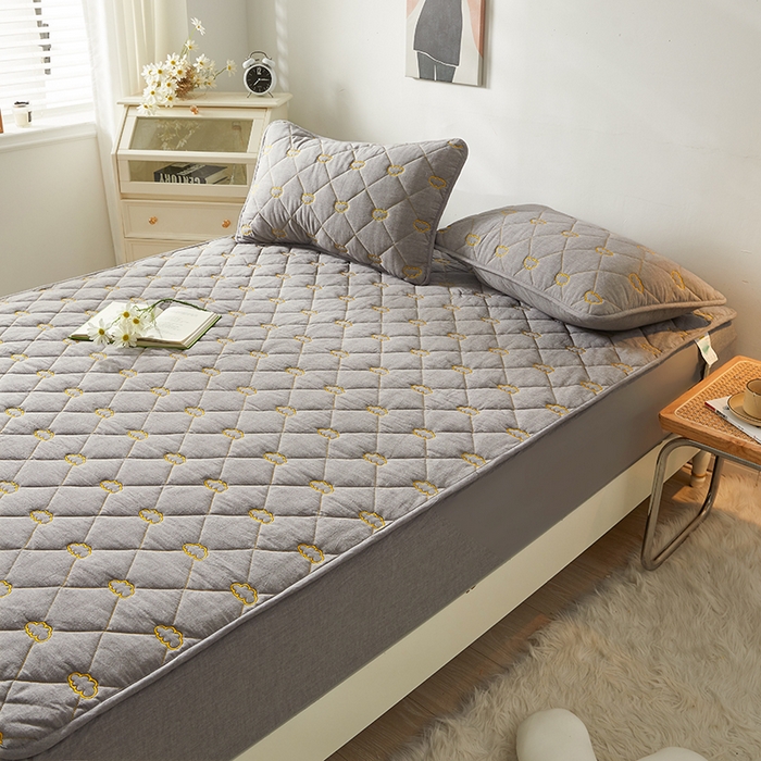 91家纺网 家纺一手货源 找家纺 3C 2024新款全棉抗菌抑菌云朵刺绣床笠 冰山灰