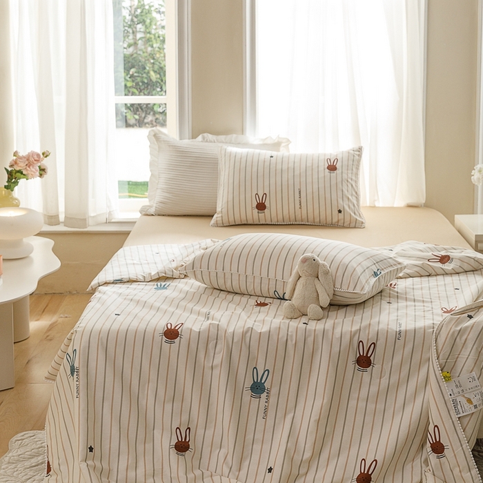 91家纺网 家纺一手货源 找家纺 优被业 2025新款全棉13372大豆夏被四件套小碎花系列 比菲兔