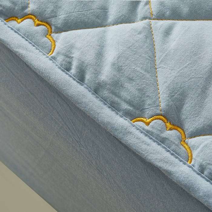 91家纺网 家纺一手货源 找家纺 3C 2024新款全棉抗菌抑菌云朵刺绣床笠 浅蓝