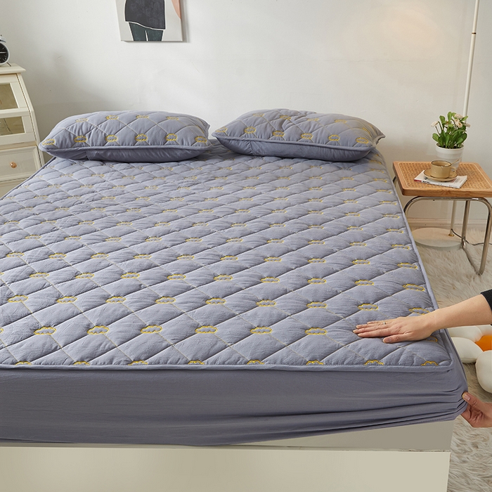 91家纺网 家纺一手货源 找家纺 3C 2024新款全棉抗菌抑菌云朵刺绣床笠 蓝灰