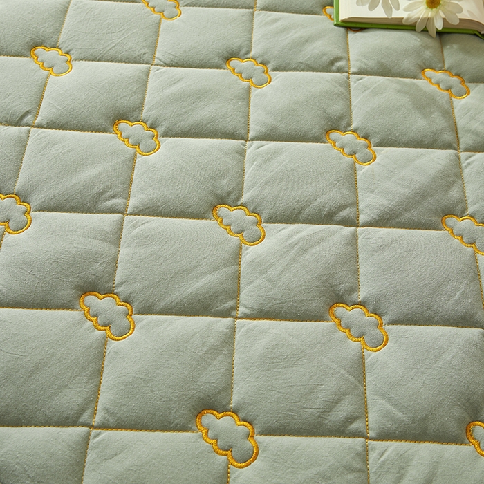 91家纺网 家纺一手货源 找家纺 3C 2024新款全棉抗菌抑菌云朵刺绣床笠 抹茶绿