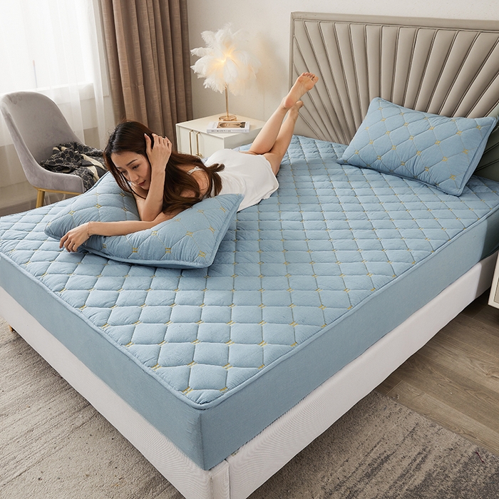 91家纺网 家纺一手货源 找家纺 3C 2024新款H标刺绣床笠 浅蓝