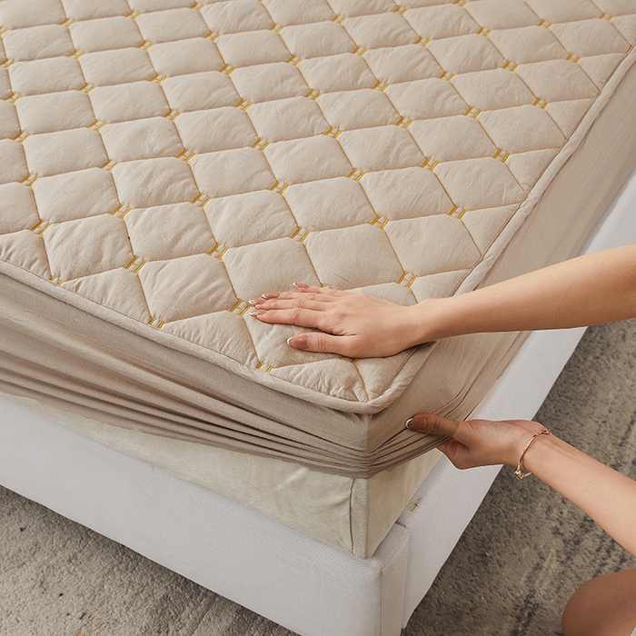 91家纺网 家纺一手货源 找家纺 3C 2024新款H标刺绣床笠 清新灰