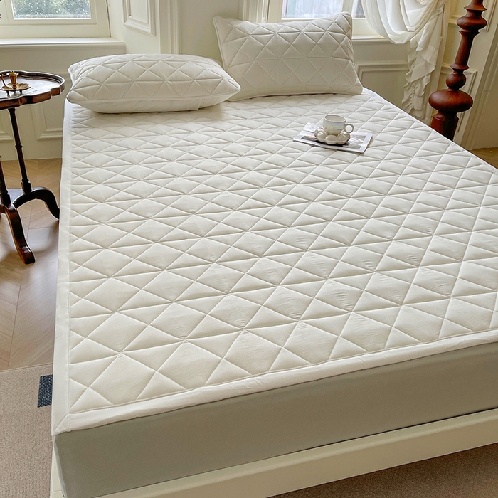 91家纺网 家纺一手货源 找家纺 3C 2024新款全棉夹棉大豆床护垫 奶昔白