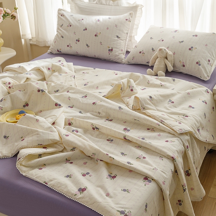 91家纺网 家纺一手货源 找家纺 优被业 2025新款全棉13372大豆夏被四件套小碎花系列 葡萄仙子