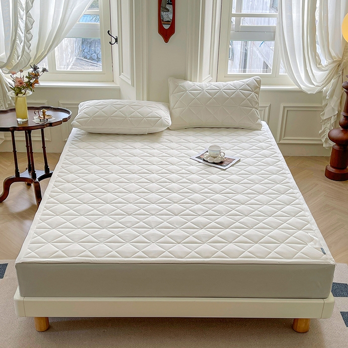 91家纺网 家纺一手货源 找家纺 3C 2024新款全棉夹棉大豆床护垫 奶昔白