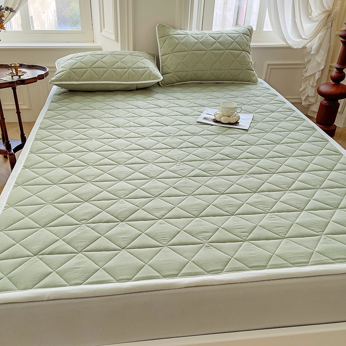 91家纺网 家纺一手货源 找家纺 3C 2024新款全棉夹棉大豆床护垫 抹茶绿