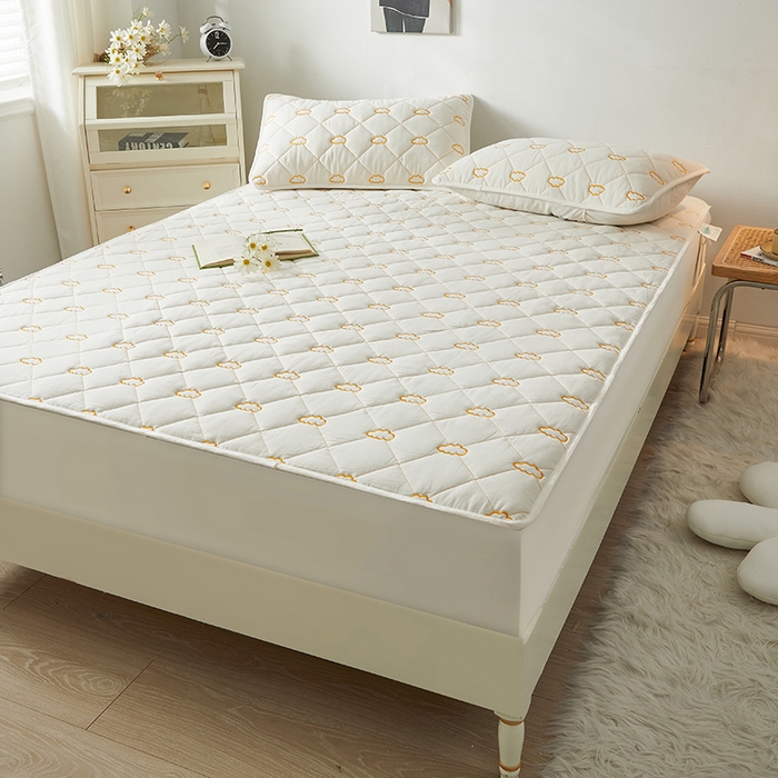 91家纺网 家纺一手货源 找家纺 3C 2024新款全棉抗菌抑菌云朵刺绣床笠 珍珠白