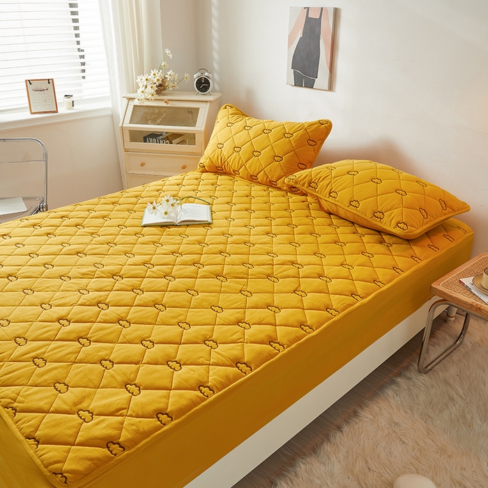 91家纺网 家纺一手货源 找家纺 3C 2024新款全棉抗菌抑菌云朵刺绣床笠 柠檬黄